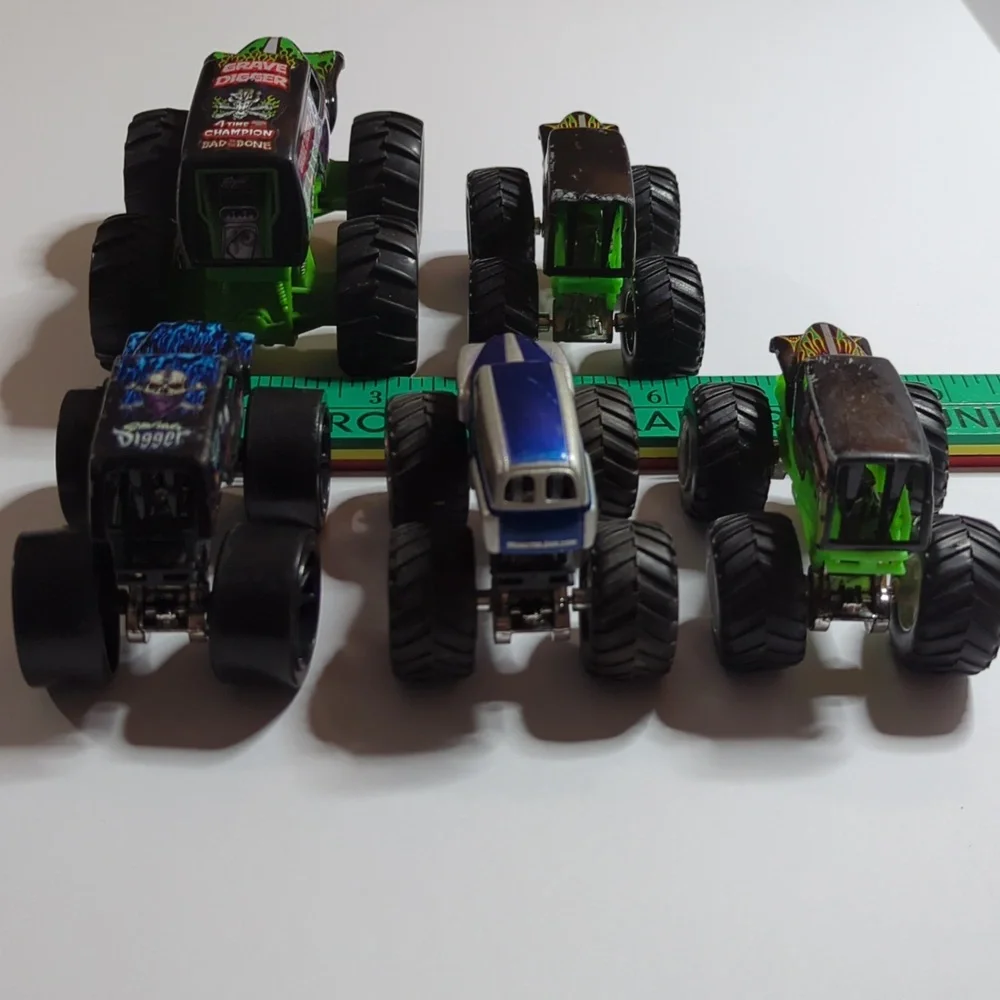 5 Grave Digger Monster Trucks Green Black Blue Silver Hot Wheels Push N Go